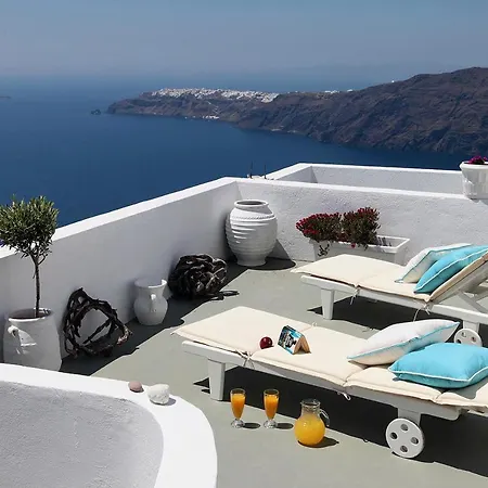 فندق سانتورينيز بالكوني آرت هاوسز 5*