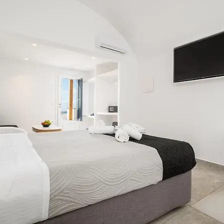 فندق سانتورينيز بالكوني آرت هاوسز 5*