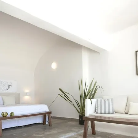 فندق سانتورينيز بالكوني آرت هاوسز 5*